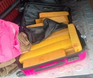 Imagem de compartilhamento para o artigo Mulher é presa com mais de 13 kg de maconha em mala de viagem, em Paraíso das Águas da MS Todo dia